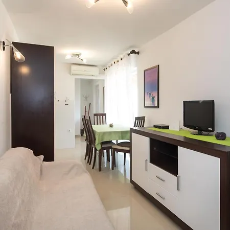 Darko Near The Sea Apartament *